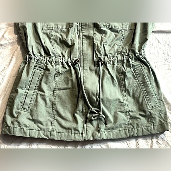 Christopher & Banks Women's Green Cotton Utility Zip-Up Cinch Vest Size Medium - Picture 3 of 15